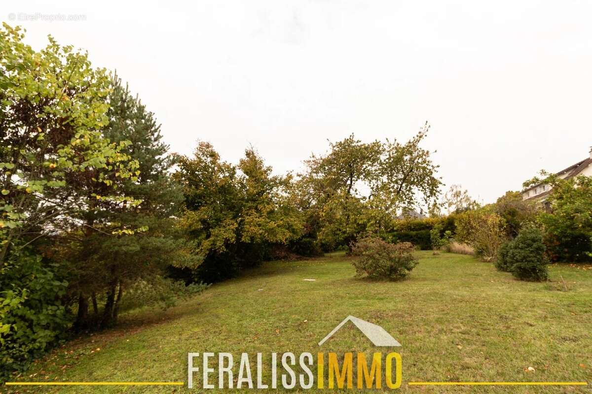 Terrain à VAUX-SUR-SEINE