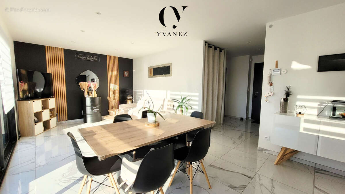 Maison à VAL-D&#039;IZE