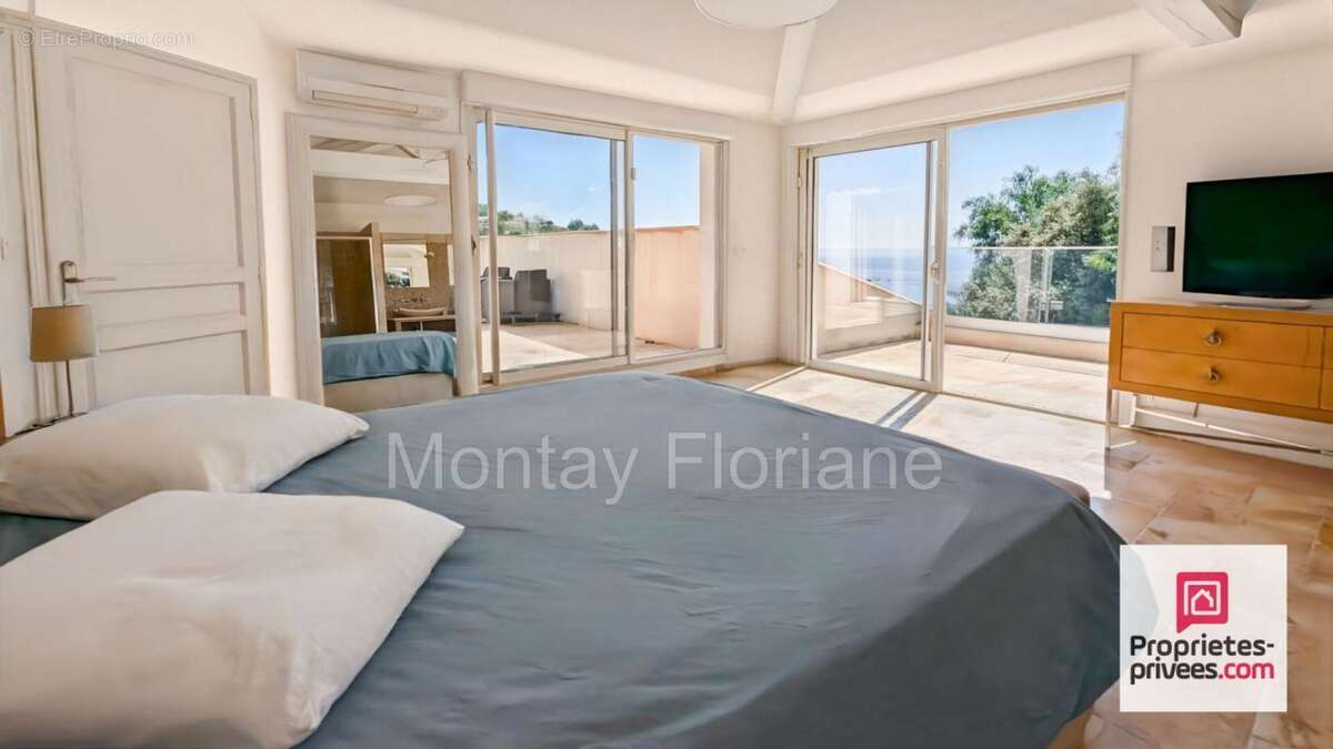 Maison à ROQUEBRUNE-SUR-ARGENS