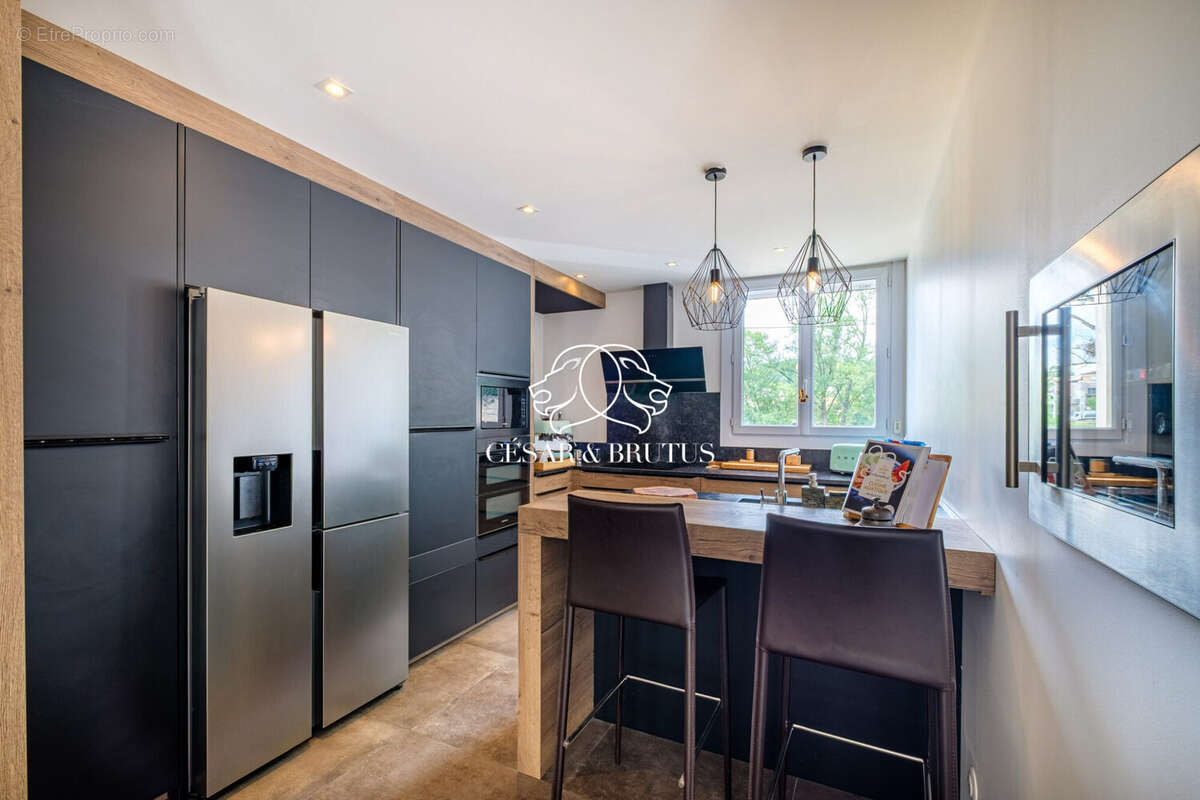 Appartement à COLLONGES-AU-MONT-D'OR