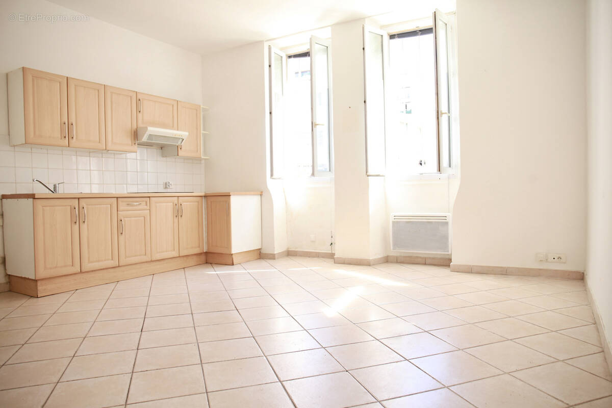 Appartement à MARSEILLE-7E