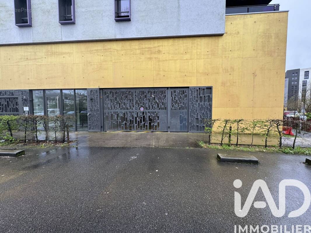 Photo 1 - Parking à REZE