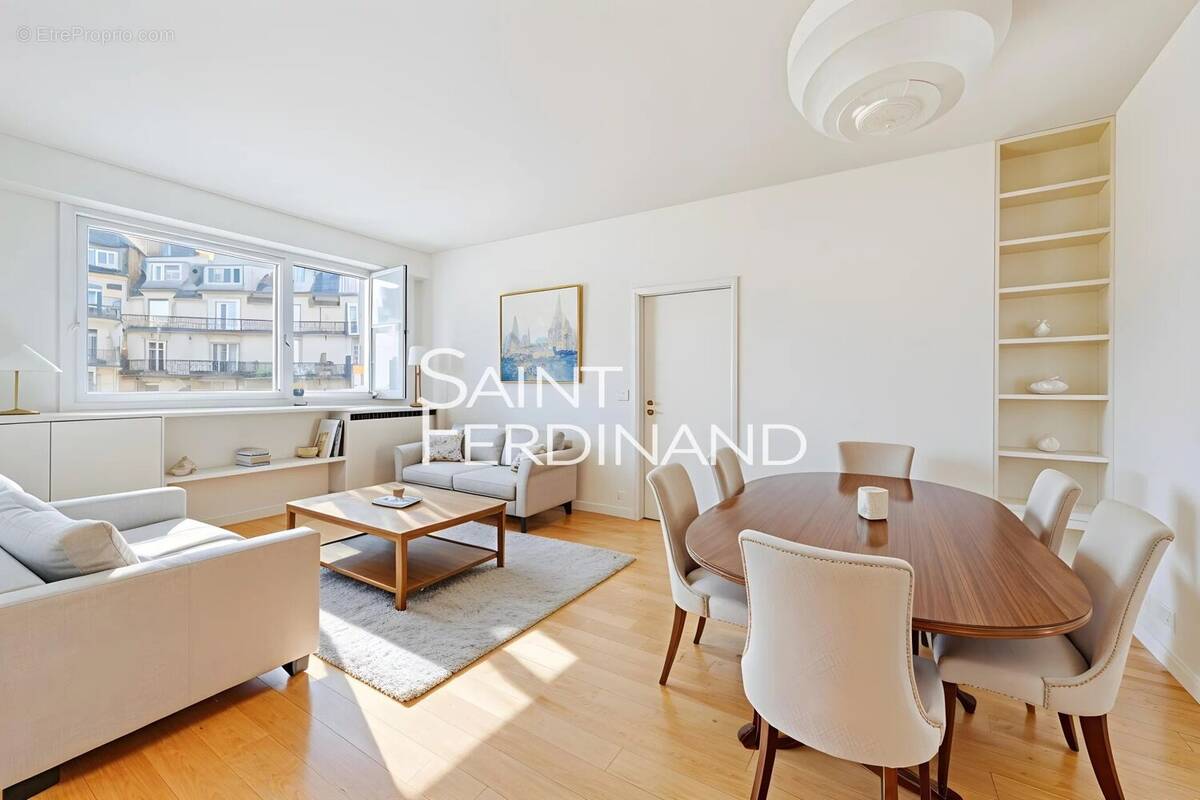 Appartement à NEUILLY-SUR-SEINE