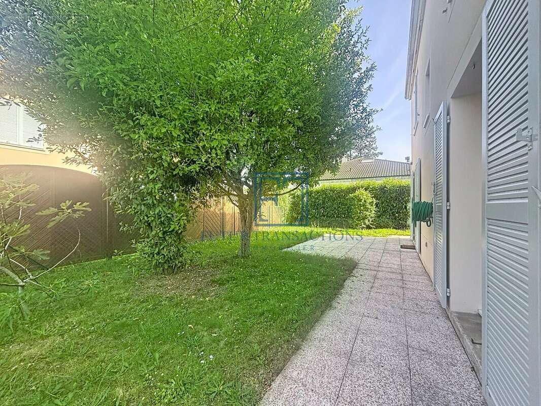 Maison à PLAISIR