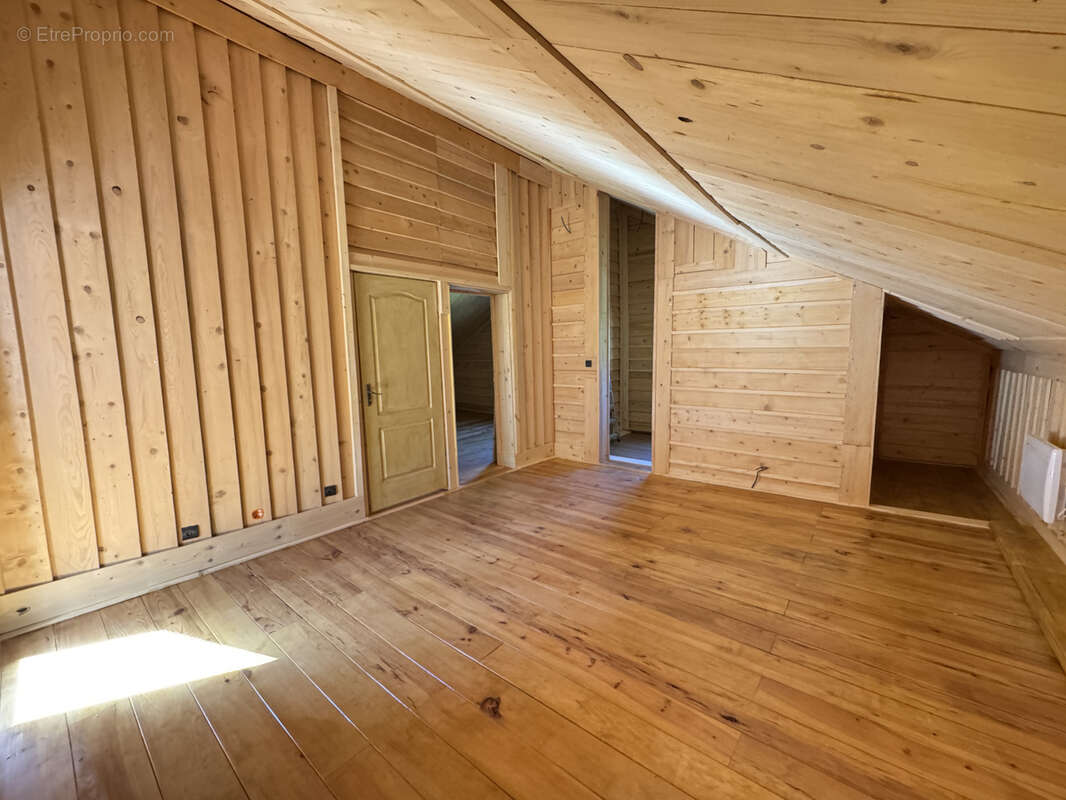 Maison à FOREST-SAINT-JULIEN