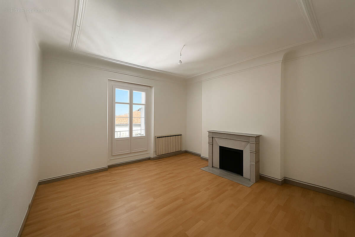 Appartement à MARSEILLE-6E