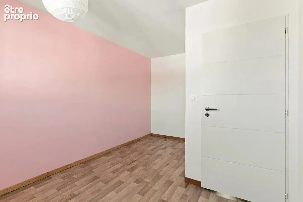 Maison de 6 pièces de 125 m² à Saint-Julien-de-Concelles - photo 10