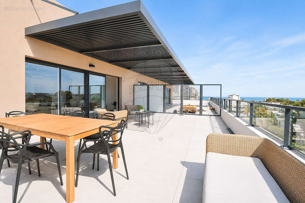 Appartement à VILLENEUVE-LOUBET