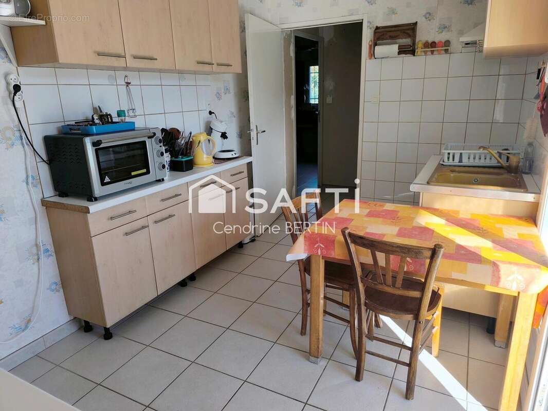 Photo 4 - Maison à SAINT-ETIENNE-DU-BOIS