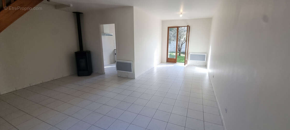 Maison 90 m² à Soucy  - photo 2