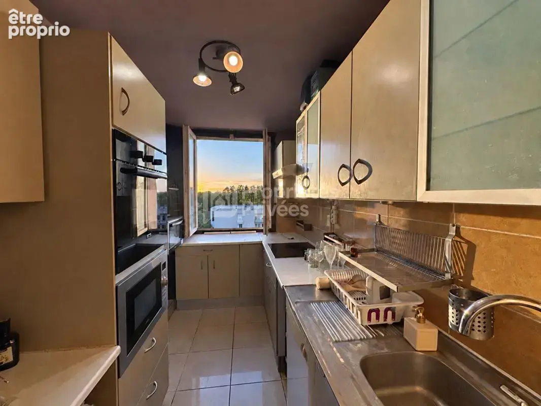 94190 VILLENEUVE SAINT GEORGES - T3 Appartement familial lumineux de 64 m² avec box - Vue dégagée - photo 5
