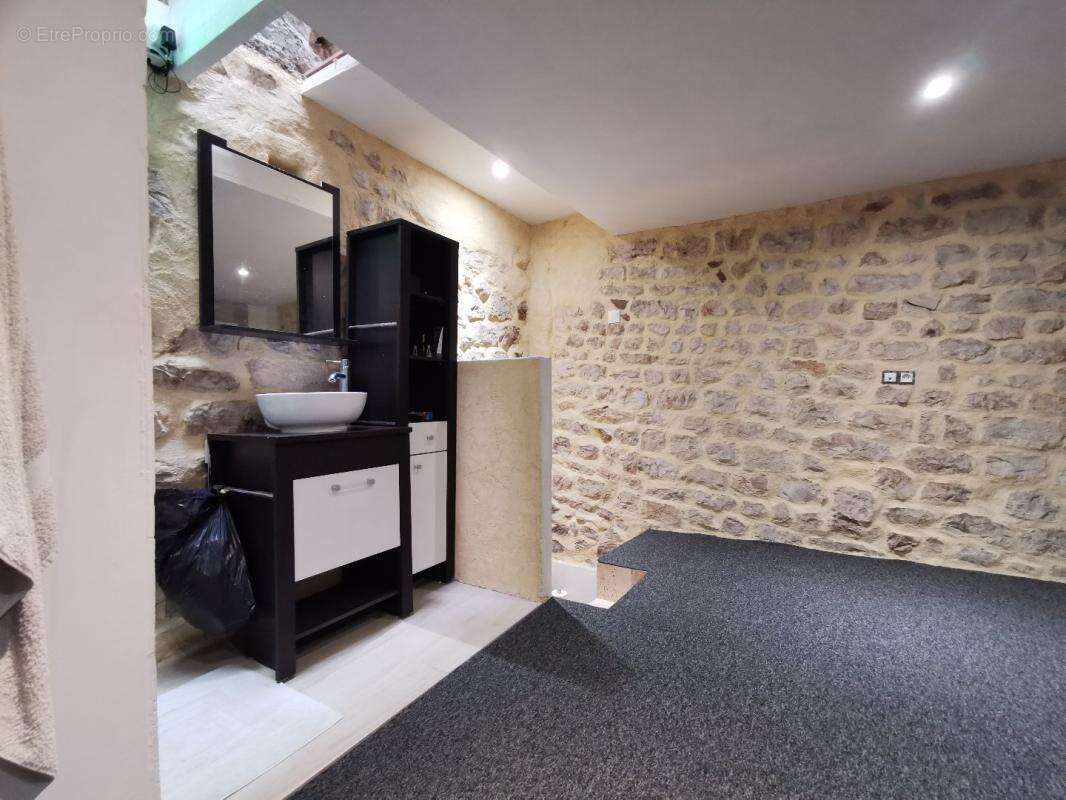 Appartement à SAINT-MAXIMIN-LA-SAINTE-BAUME