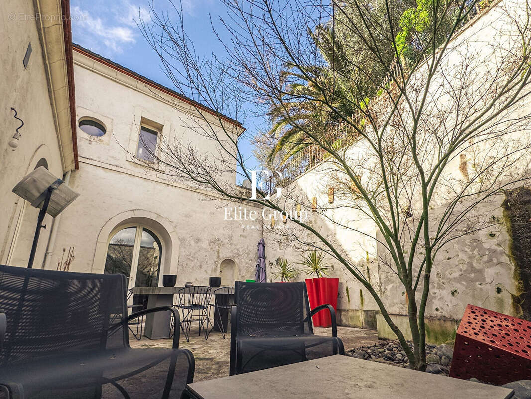 A vendre magnifique maison en bas du plateau d'angouleme - 7 pièces - 213 m2 - photo 17