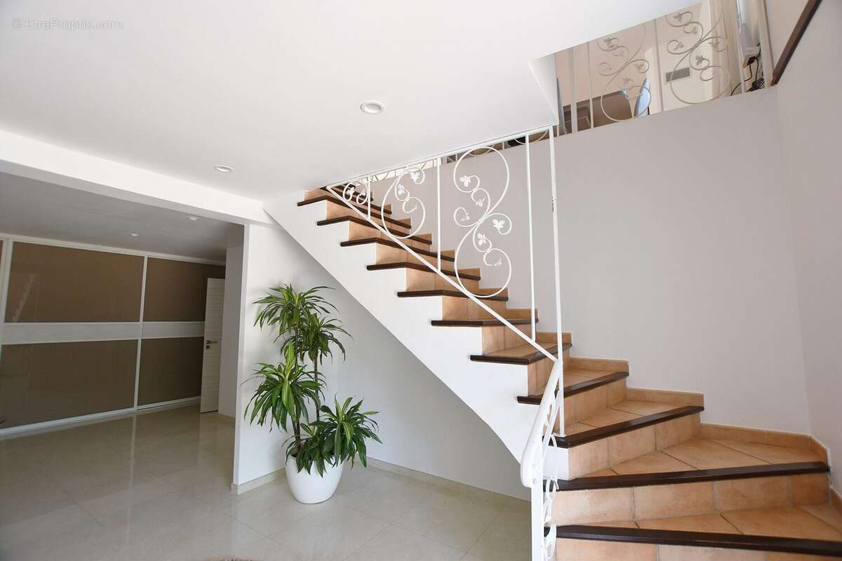 Entrée - Maison à NIMES