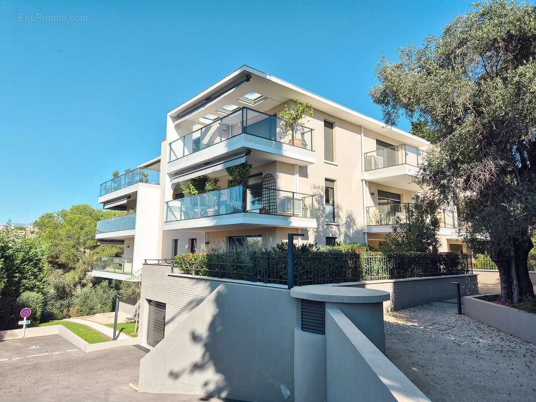 Appartement à LE CANNET