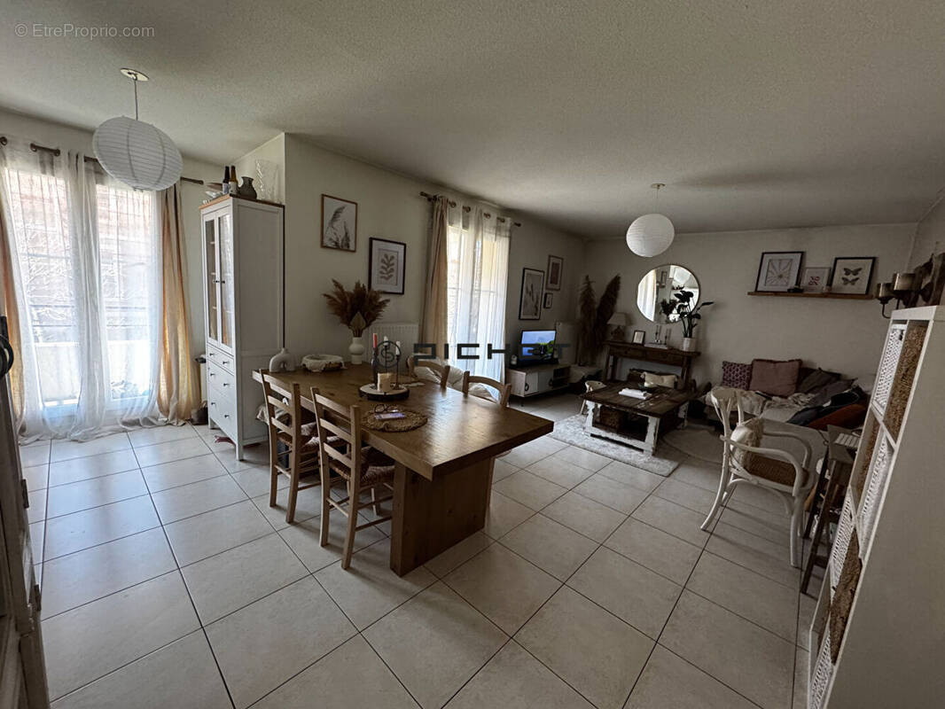 Appartement à VILLENAVE-D'ORNON