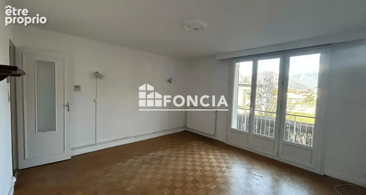 À saisir ! Appartement 4 pièces de 67 m² avec balcon et cave - photo 2