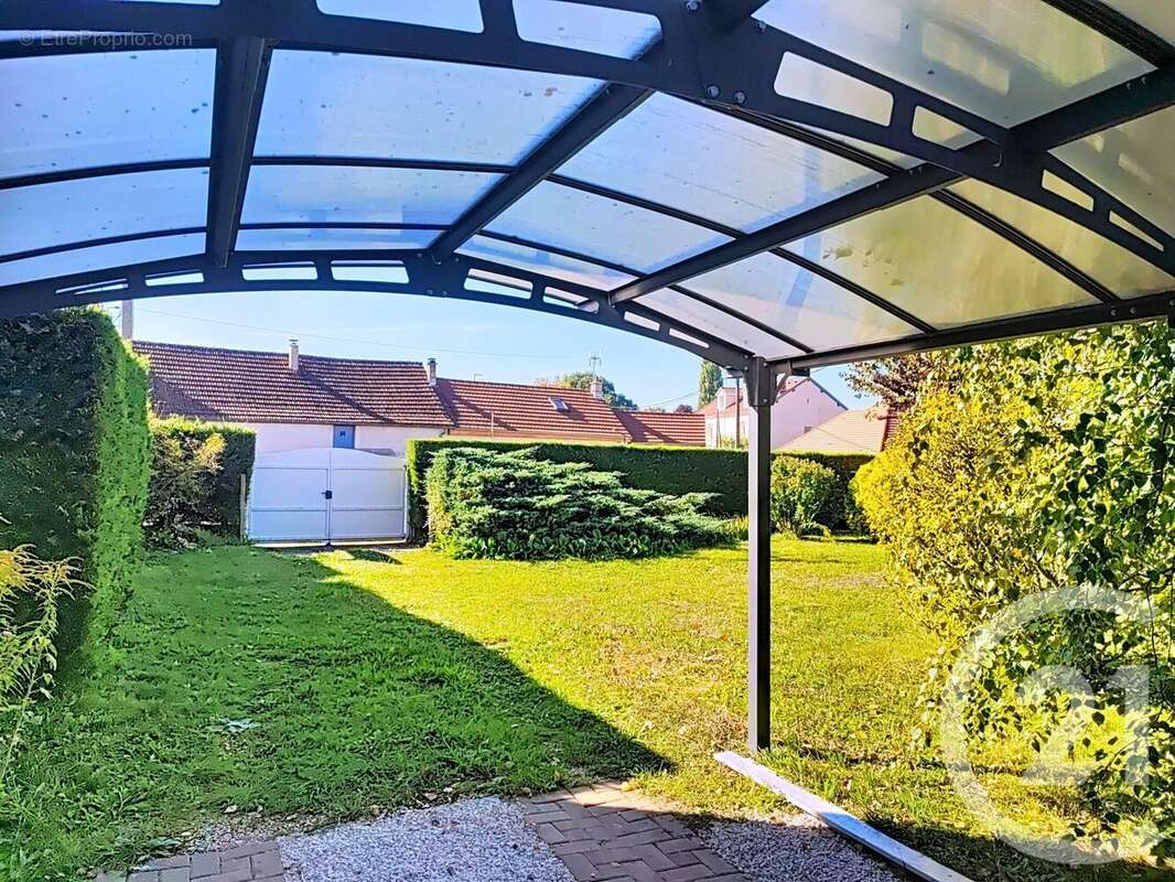 Maison à ARC-SUR-TILLE