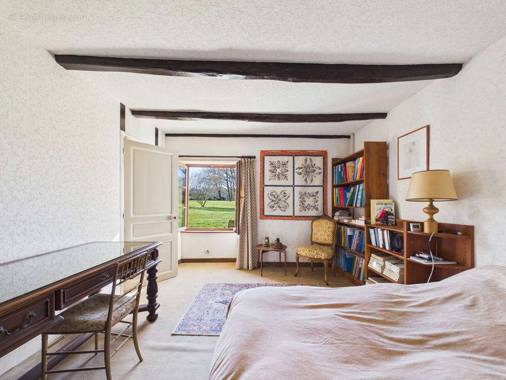 Maison à NOUAILLE-MAUPERTUIS