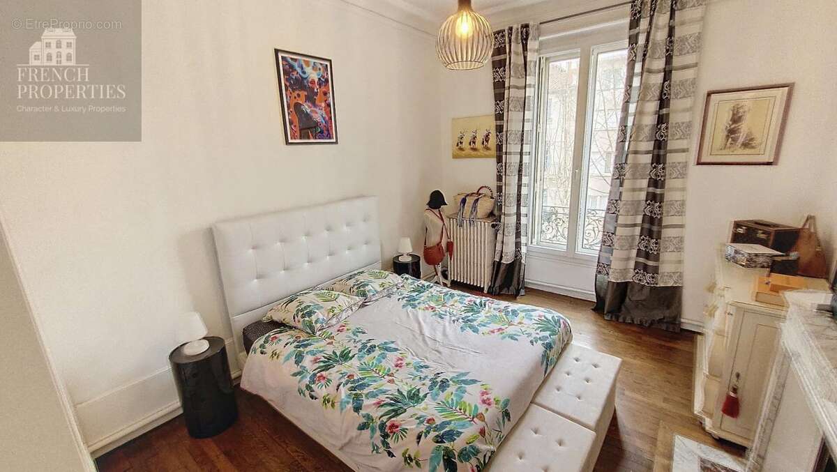 Appartement duplex style haussmannien T5 de 137.05M2 + 2 caves et terrasse et balcons- Bld Clémenceau  5 pièce(s) 135.79 m2 - photo 8