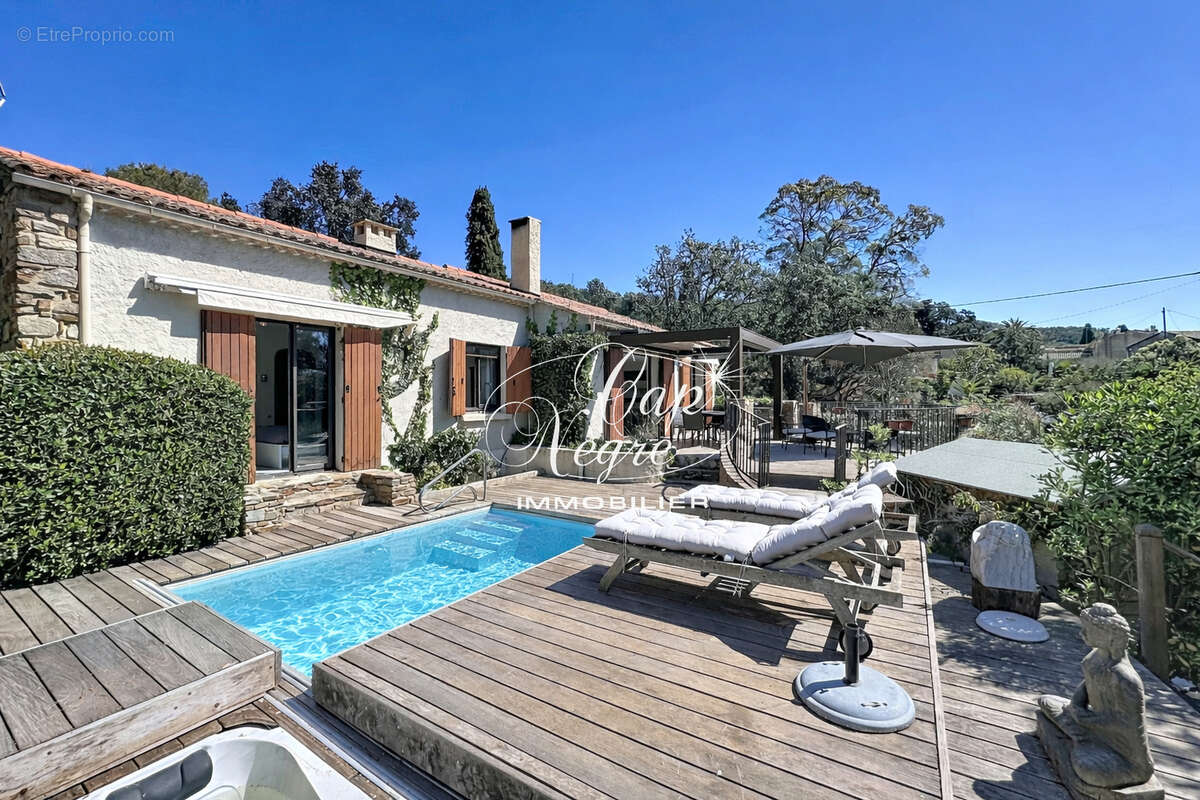 Maison à BORMES-LES-MIMOSAS