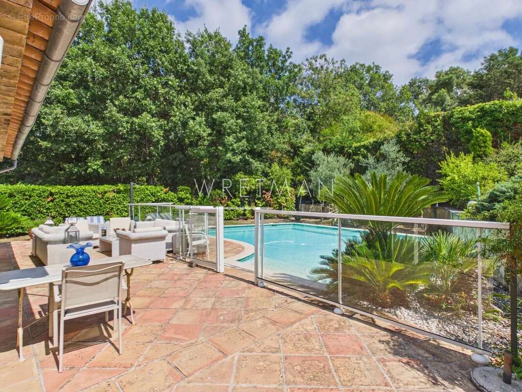 Villa familiale avec piscine dans une domaine sécurisé - Mougins - photo 7