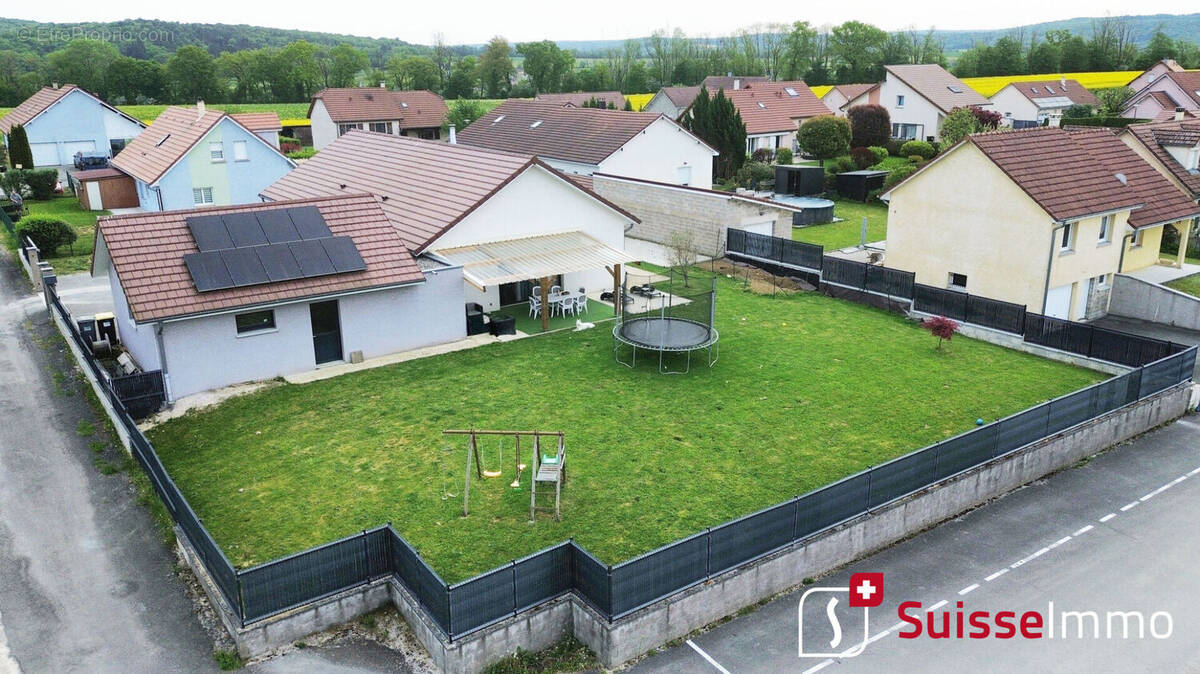 Maison à L'ISLE-SUR-LE-DOUBS