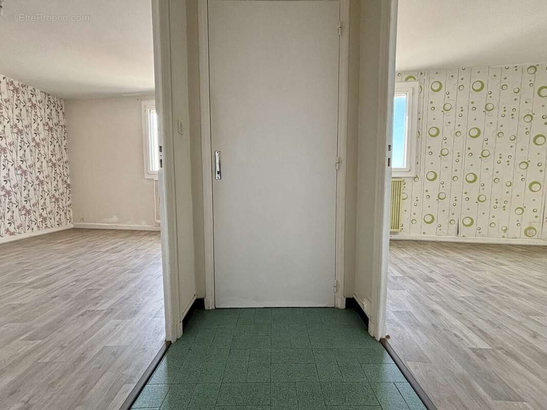Appartement 79 m² à Bourg-De-Peage  - photo 9