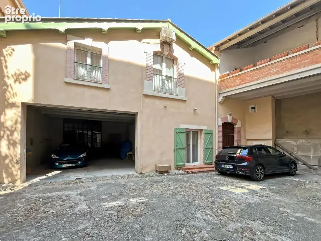 Maison atypique avec terrasse et stationnement – Béziers Centre - À Vendre - photo 3