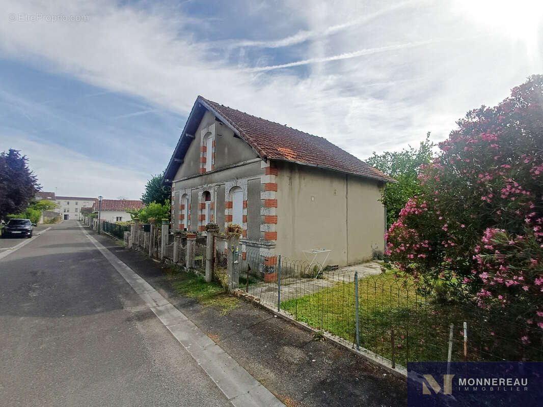 Maison annee 30 a renover - photo 3