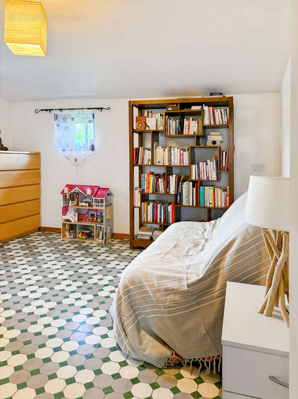 Maison à VILLENEUVE-DE-BERG