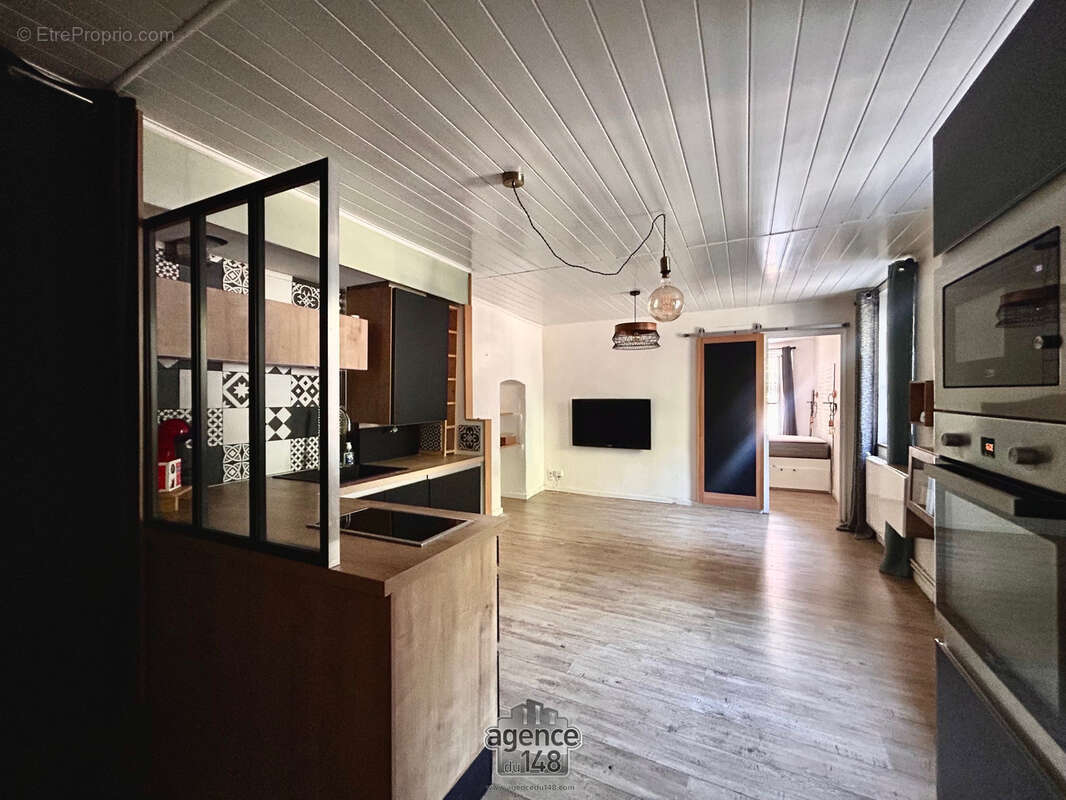Appartement à MARSEILLE-2E