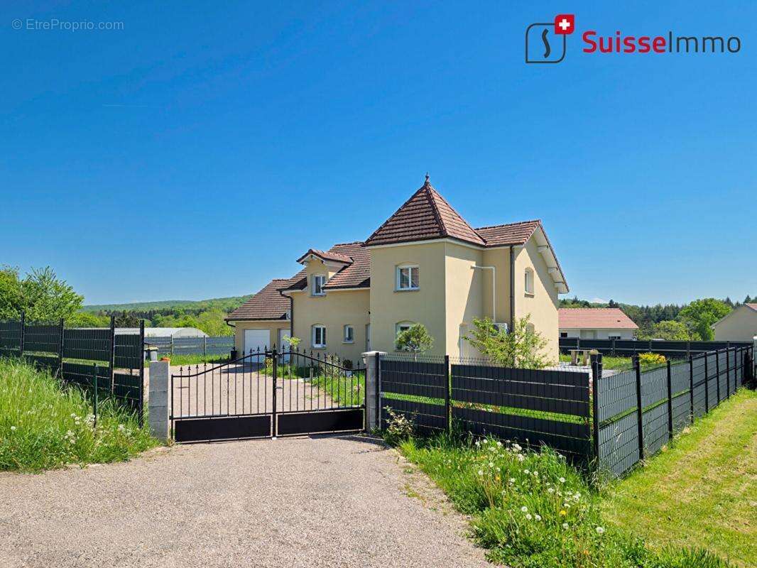 Maison à PASSAVANT-LA-ROCHERE