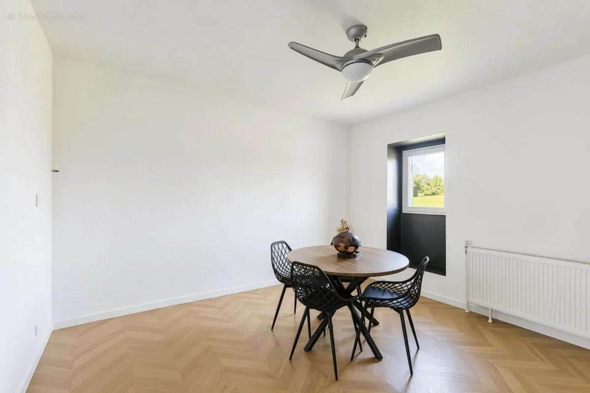 Maison de 6 pièces de 205 m² à Usinens - photo 4