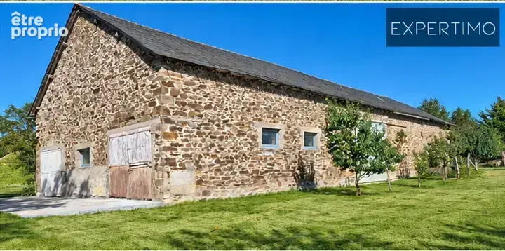 Ancien corps de ferme en pierre   165 m2, nombreuses dépendances et autonomie énergétique - photo 5
