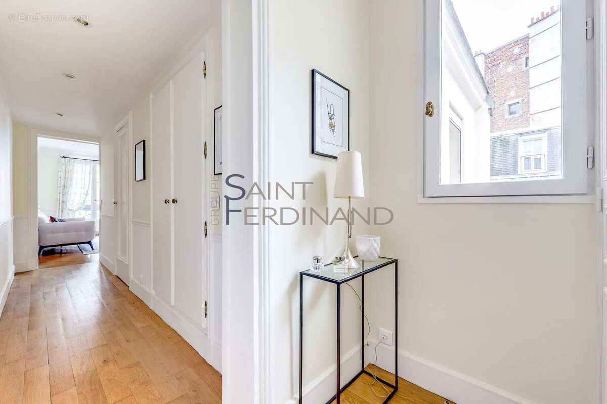 Appartement à PARIS-7E