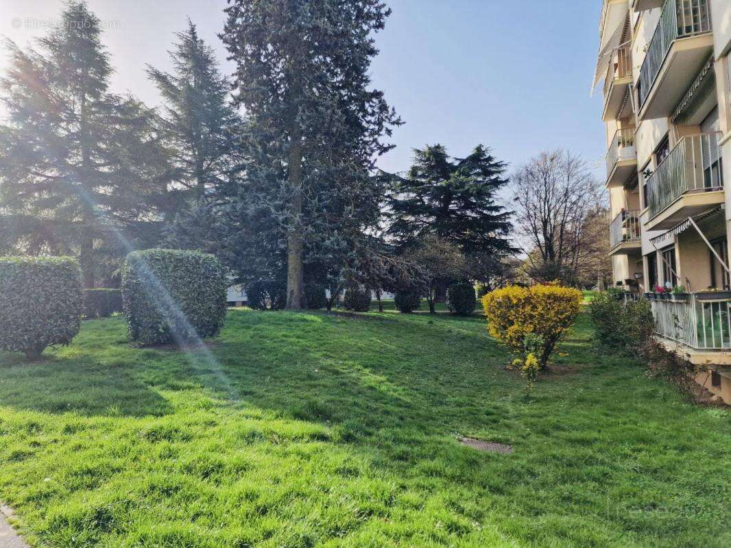 Appartement à CHENNEVIERES-SUR-MARNE