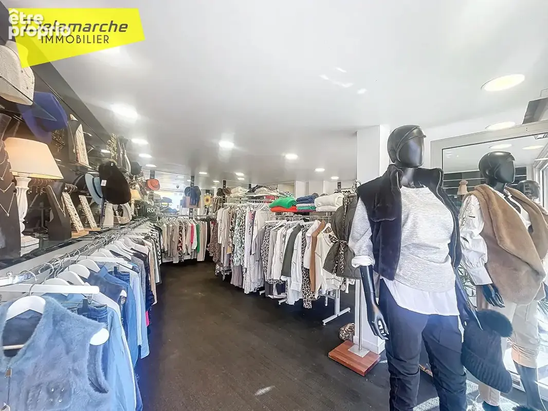 A vendre local commercial Saint Martin de Brehal - photo 4