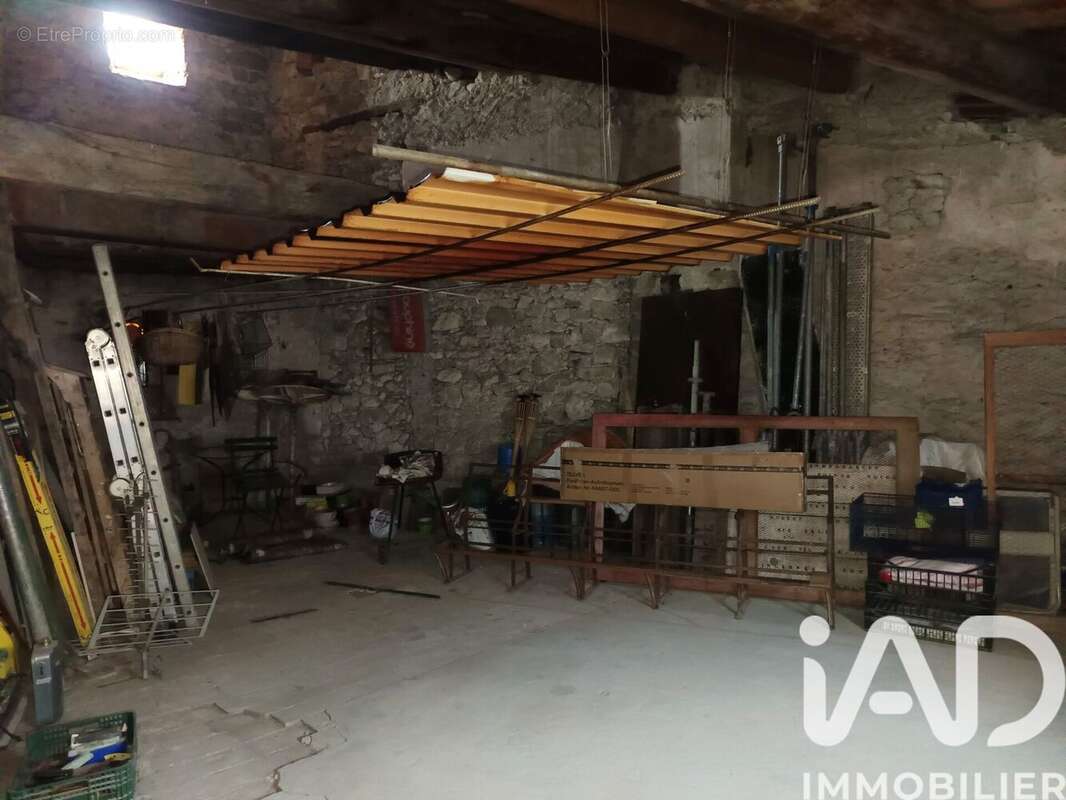 Maison 175 m² à Puy-Saint-Martin  - photo 2