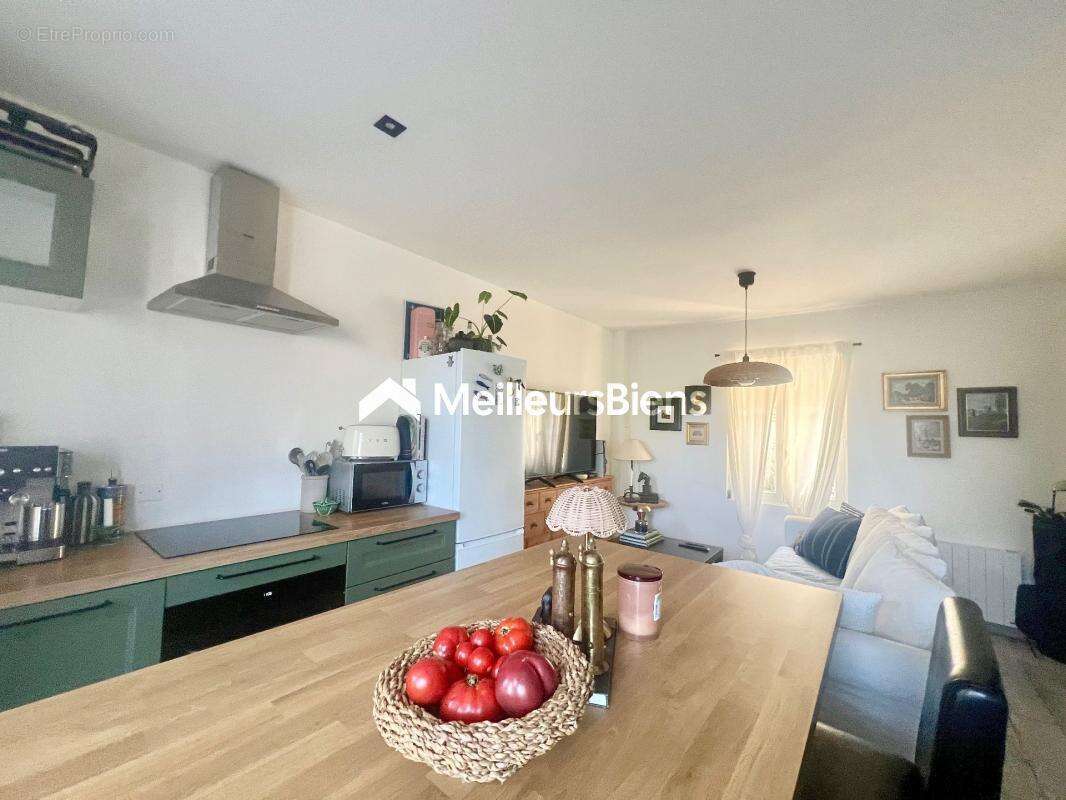 VIARMES_T2 de 35,5 m² avec cour et parking - photo 2