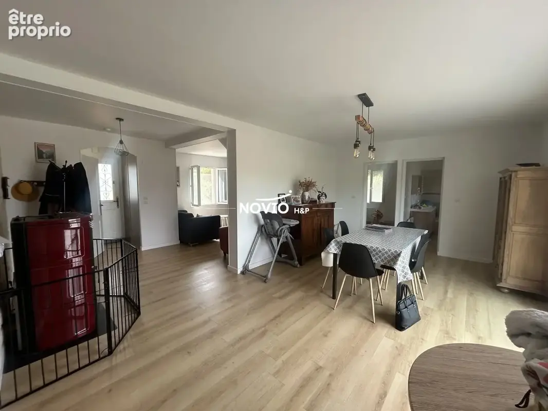 Maison 5 pièces 141 m² à vendre à Saint-Georges-Les-Baillargeaux (86130) - photo 2