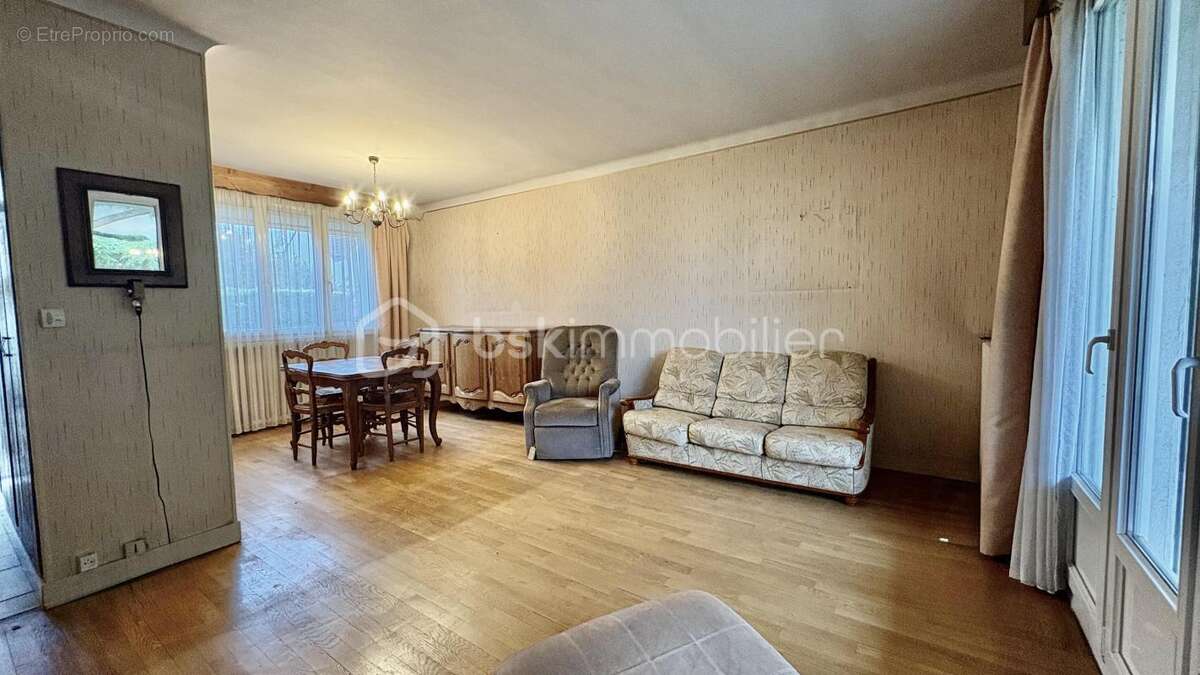 Maison à VILLENEUVE-LE-ROI