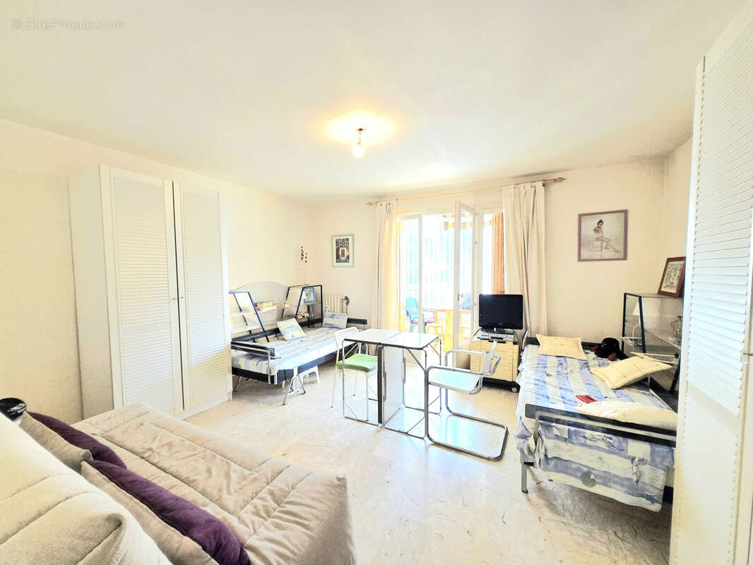 Appartement à SIX-FOURS-LES-PLAGES