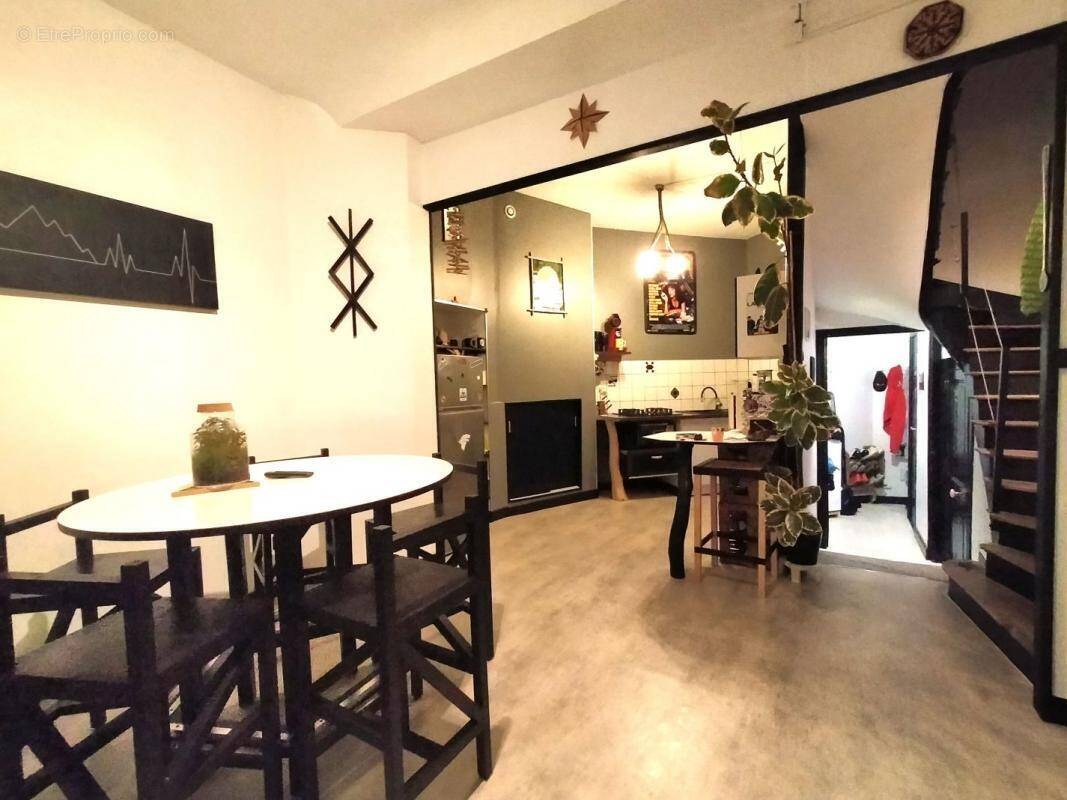 Maison à VILLAINES-LA-JUHEL