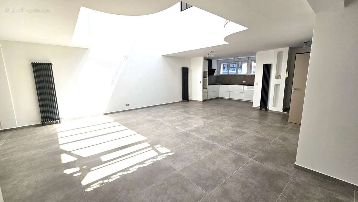 Appartement à LA GARENNE-COLOMBES