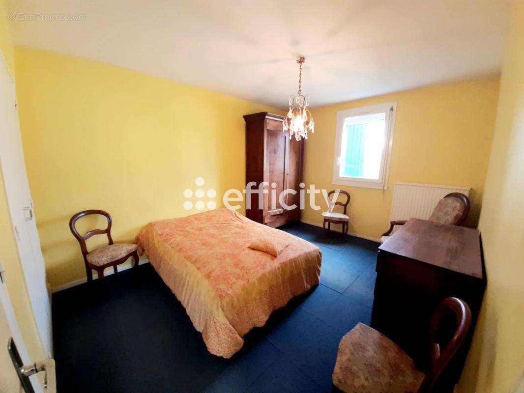 Maison à LES ANGLES