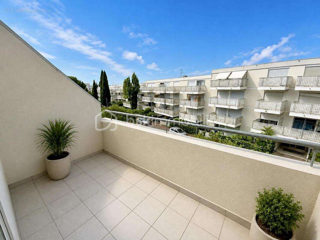 *** hôpitaux/facultes - studio - residence sécurisée - dernier étage - loué - investisseur *** - photo 5