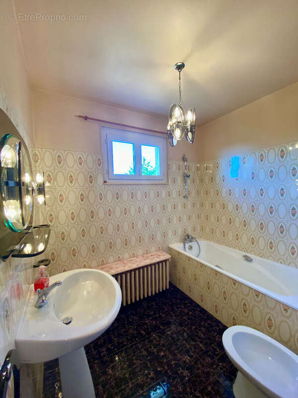 Maison Blanzy 8 pièce(s) 165 m2 - photo 10