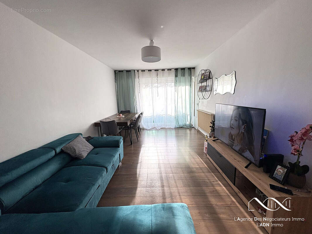 Appartement à SAINT-JEAN-DE-LA-RUELLE