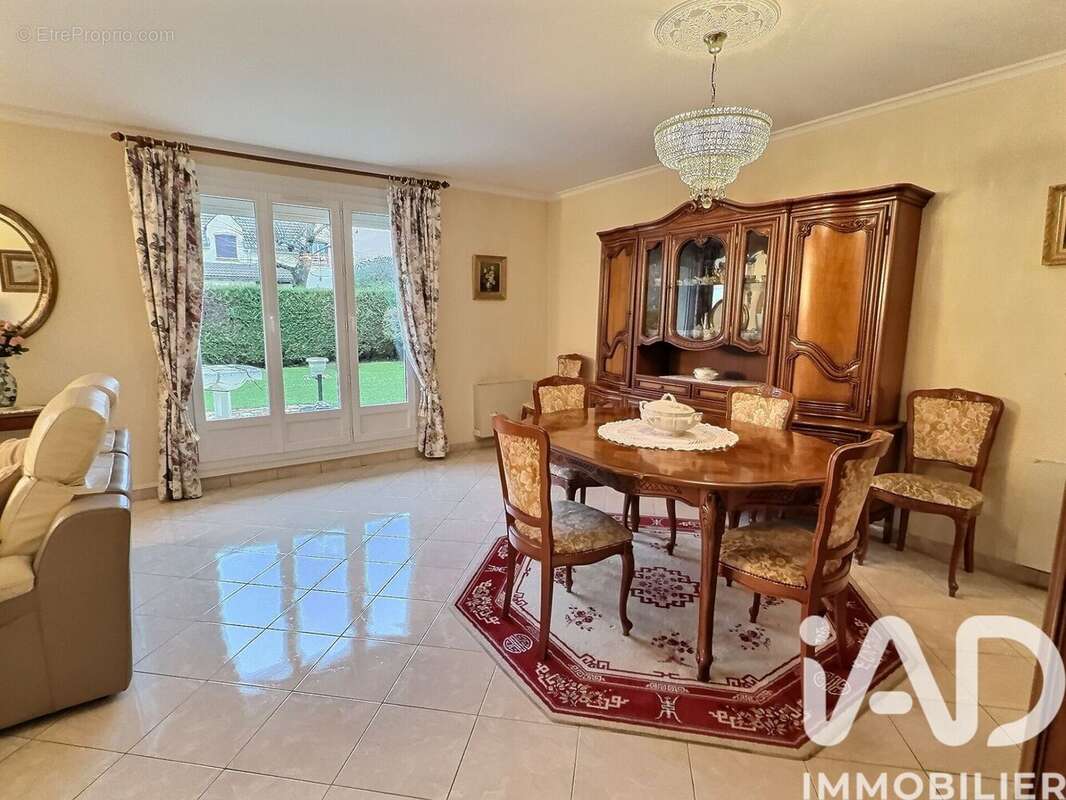 Photo 3 - Maison à OZOIR-LA-FERRIERE